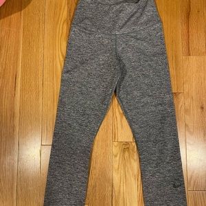 3/4 length charcoal grey/black Nike leggings